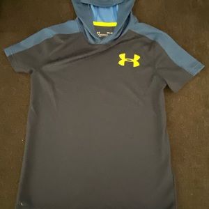 Underarmour hooded shirt